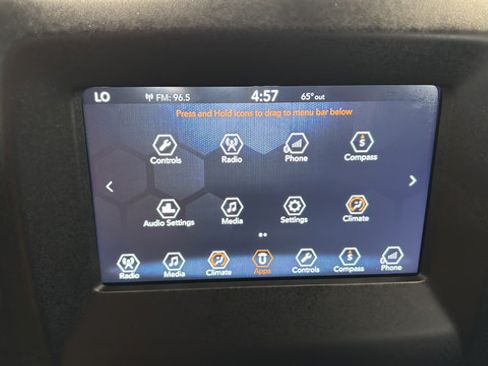 Used 2018 Jeep Compass Latitude w/ Popular Equipment Group FWD image 14