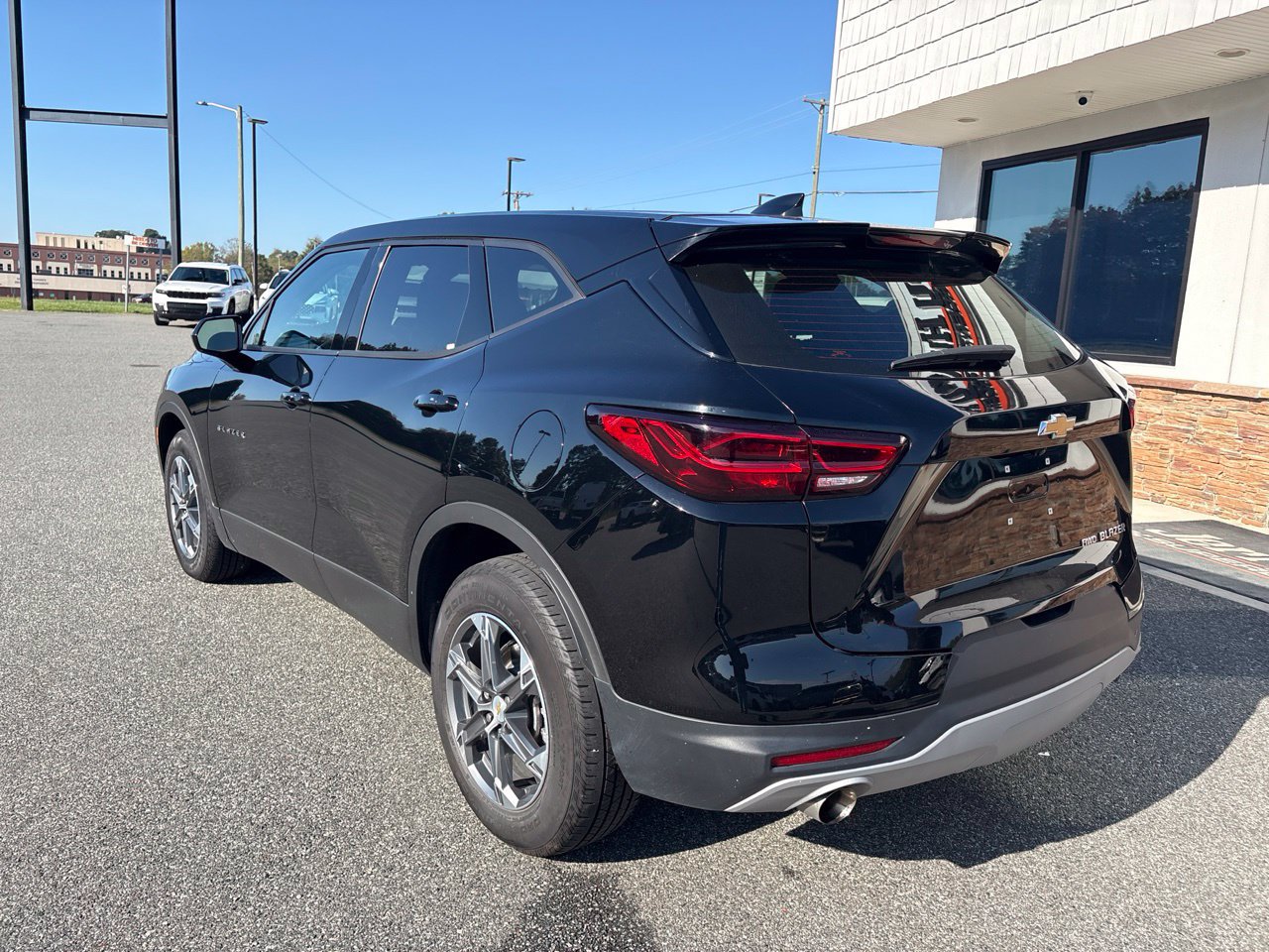 Used 2025 Chevrolet Blazer LT AWD/4WD image 7