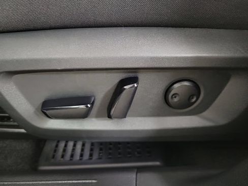 Used 2024 Nissan Rogue SV FWD image 17