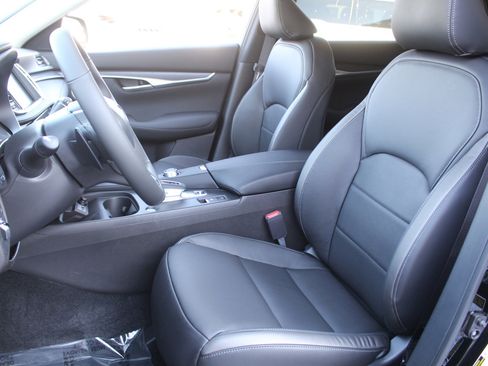 Certified 2025 INFINITI QX50 Luxe image 12