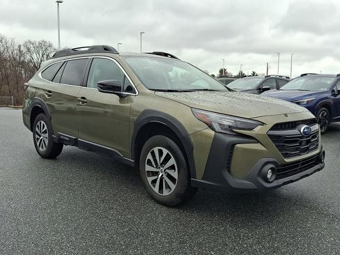 Certified 2025 Subaru Outback Premium w/ Popular Package #1A image 3