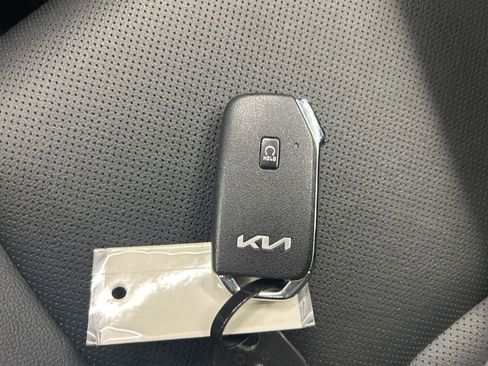 Certified 2024 Kia Sportage SX AWD/4WD image 28