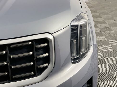 Certified 2023 Kia Telluride S w/ S Sunroof Package FWD image 9
