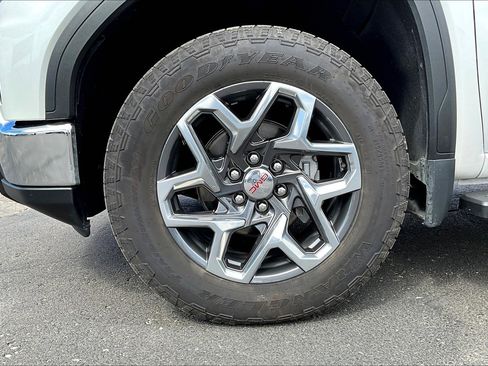 Used 2024 GMC Sierra 1500 SLT w/ SLT Premium Plus Package image 8