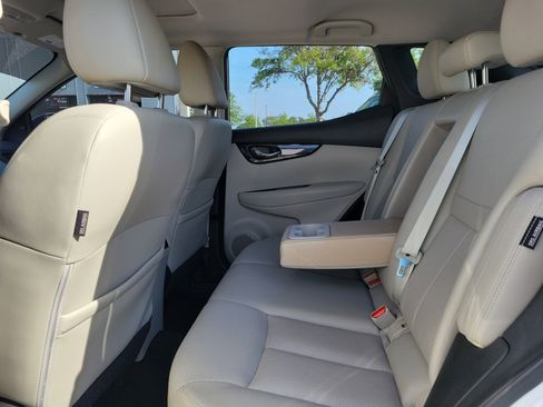 Certified 2021 Nissan Rogue Sport SL w/ Premium Package FWD image 16