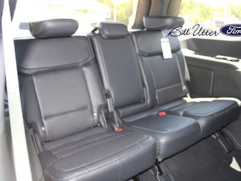 New 2025 Ford Expedition Platinum w/ Stealth Appearance Package image 10