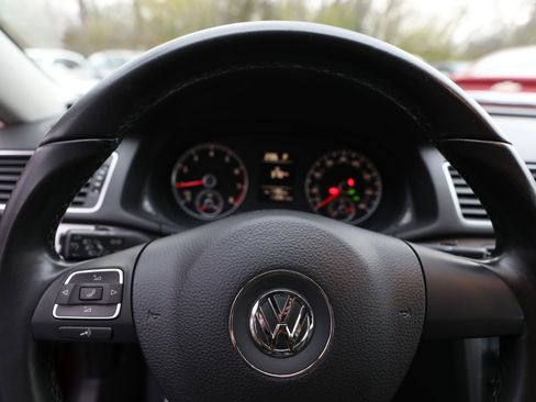 Used 2015 Volkswagen Passat 1.8T Limited Edition image 21