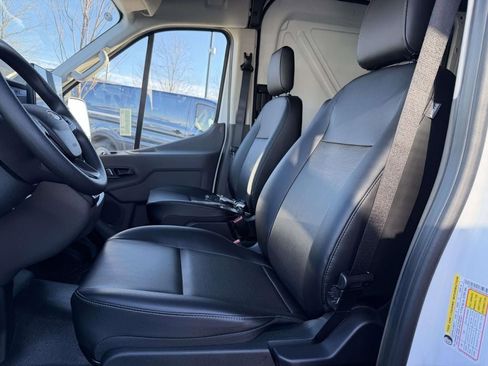 New 2026 Ford Transit 250 148 Medium Roof RWD image 9