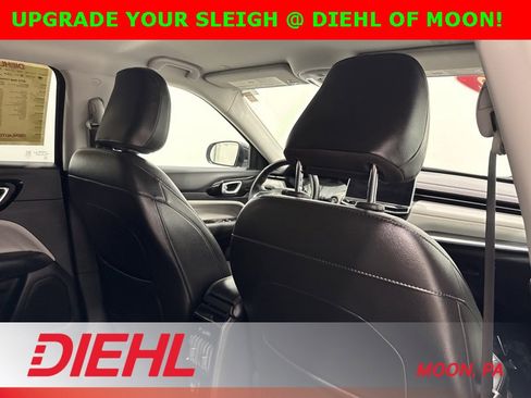 Certified 2022 Jeep Compass Limited image 12