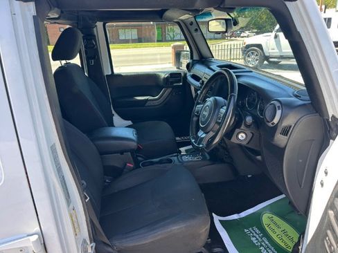 Used 2016 Jeep Wrangler Unlimited Sport AWD/4WD image 15