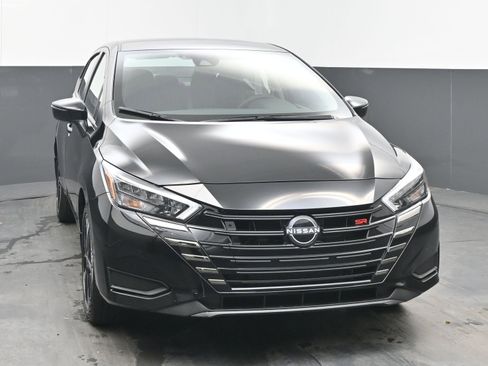 Certified 2025 Nissan Versa SR w/ Trunk Package image 2