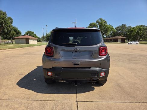 Used 2021 Jeep Renegade Latitude w/ Sun & Sound Group AWD/4WD image 27