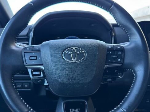 Used 2025 Toyota Camry SE FWD image 22