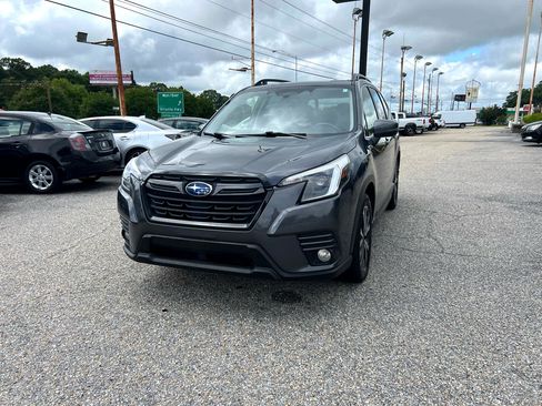 Used 2022 Subaru Forester Limited image 10