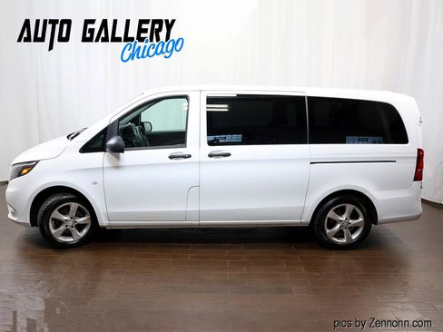 Used 2017 Mercedes-Benz Metris Passenger image 6