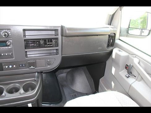 Used 2024 Chevrolet Express 3500 LT w/ LT Preferred Equipment Group RWD image 17