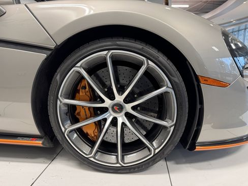 Used 2018 McLaren 570S Spider image 20