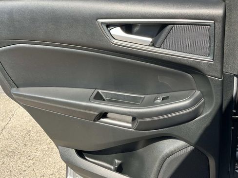 Used 2024 Ford Edge SE image 19