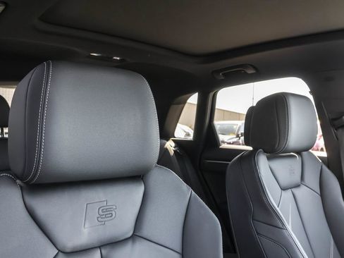 Used 2024 Audi Q3 2.0T Premium w/ Convenience Package image 60