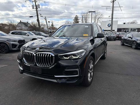 Used 2022 BMW X5 xDrive40i w/ Premium Package image 3