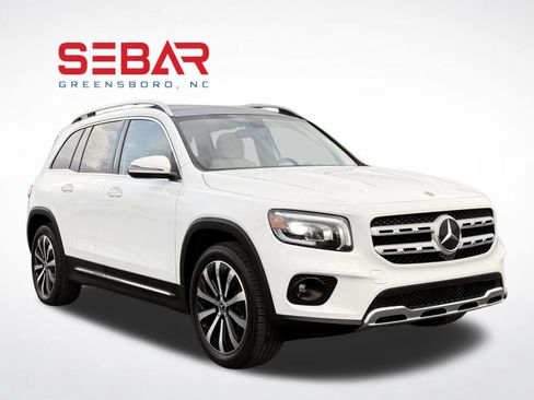 Used 2023 Mercedes-Benz GLB 250 w/ Premium Package image 6