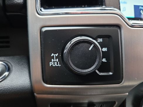 Used 2022 Ford F350 Platinum w/ Tremor Off-Road Package image 21