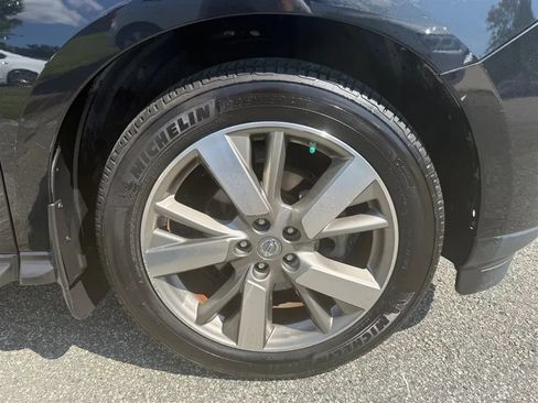 Used 2015 Nissan Pathfinder Platinum FWD image 48
