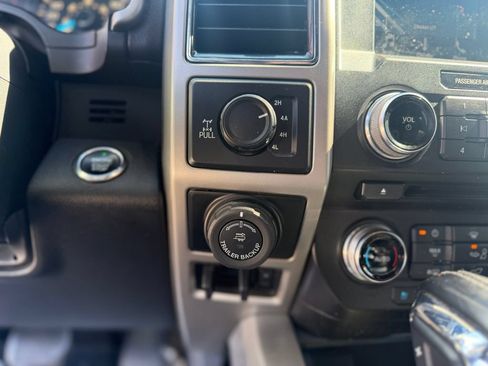 Used 2018 Ford F150 Lariat w/ Equipment Group 502A Luxury AWD/4WD image 16