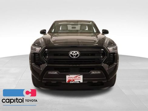 Certified 2024 Toyota Tacoma SR5 AWD/4WD image 7