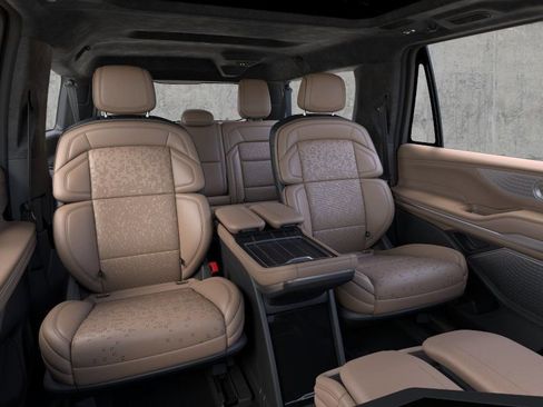 New 2026 Lincoln Navigator L Black Label AWD/4WD image 11