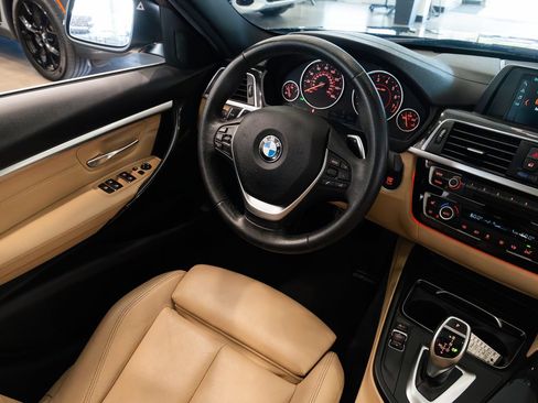 Used 2018 BMW 330i Sedan RWD image 10