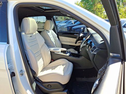 Used 2013 Mercedes-Benz ML 63 AMG 4MATIC image 3