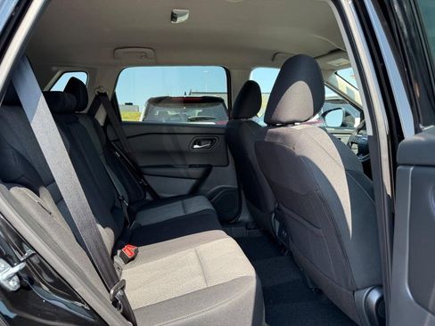 Used 2026 Nissan Rogue SV FWD image 5