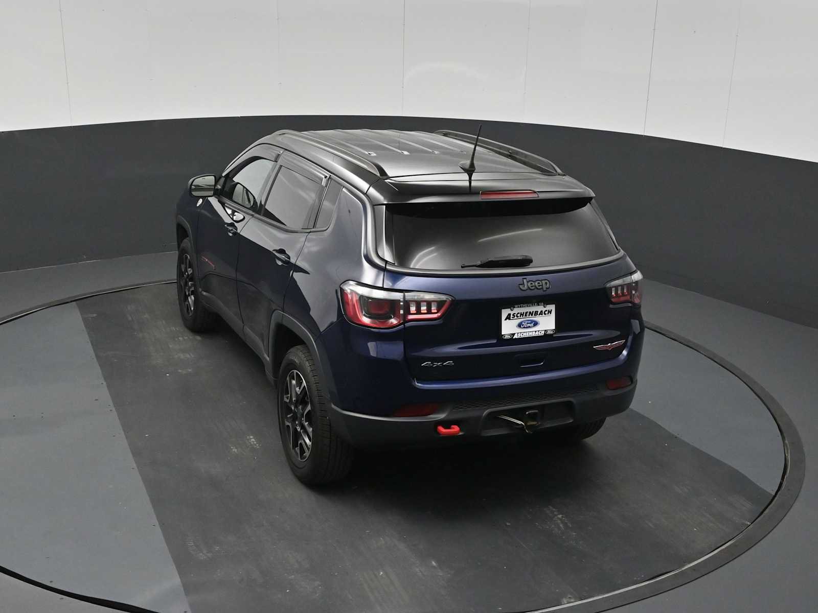 Used 2019 Jeep Compass Trailhawk w/ Popular Equipment Group AWD/4WD image 28