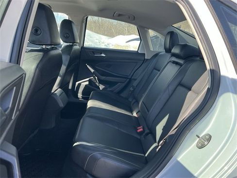 Used 2019 Volkswagen Jetta SE image 17
