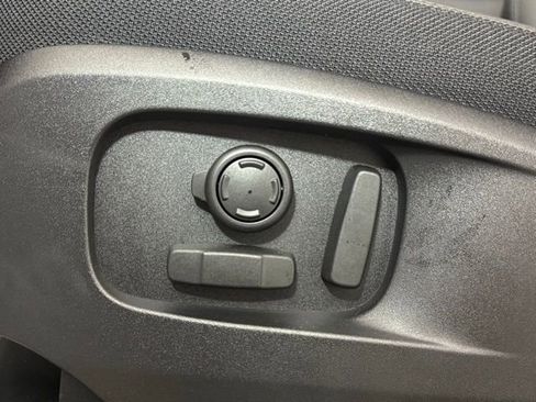 New 2025 Land Rover Defender 110 V8 image 31