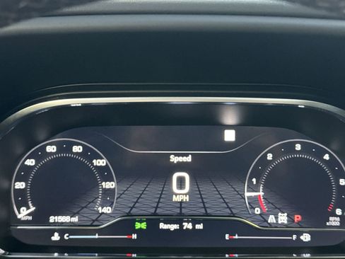 Used 2022 GMC Yukon XL SLT w/ SLT Premium Package image 21