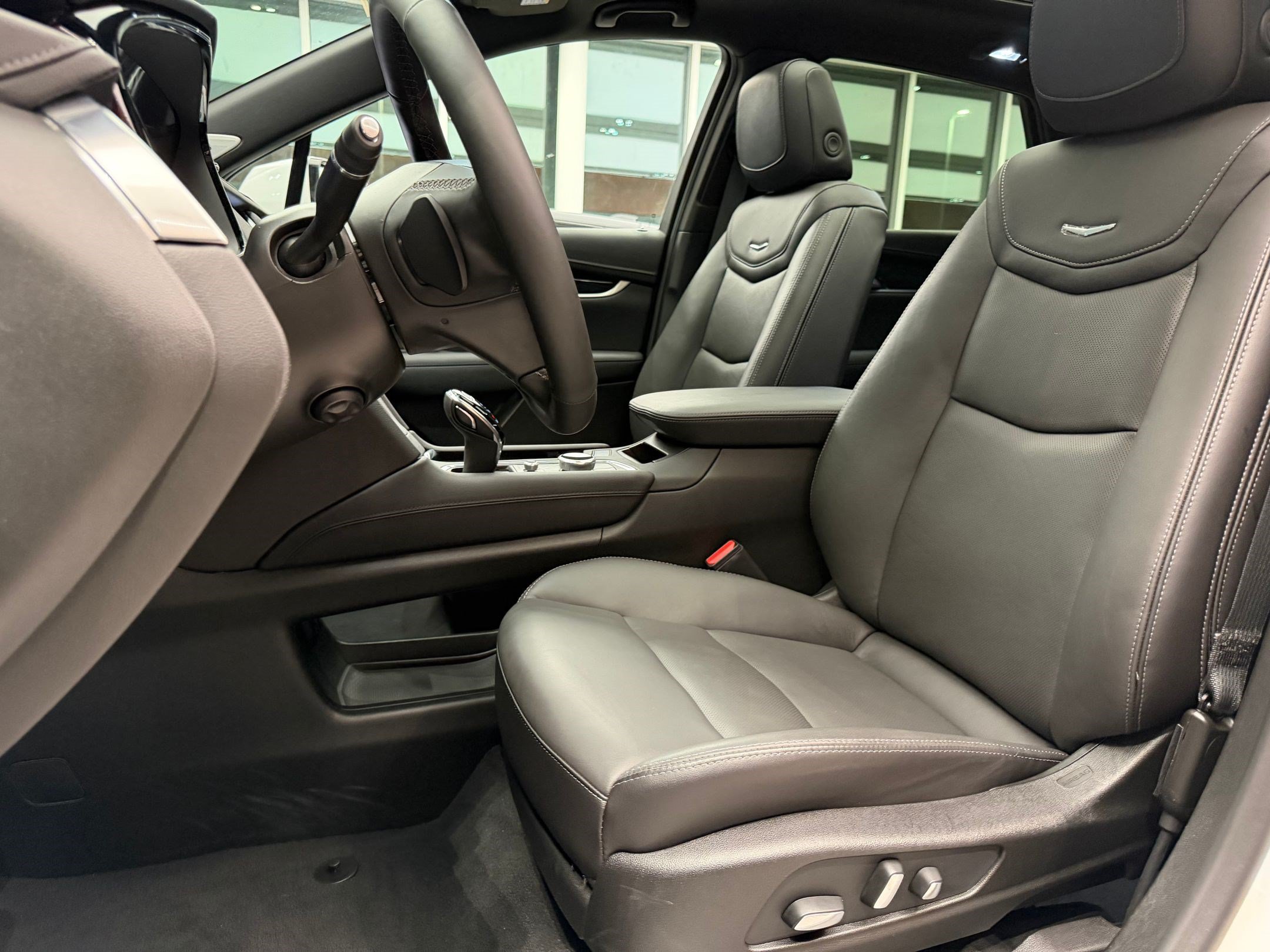 Certified 2026 Cadillac XT5 Premium Luxury w/ Driver Assist Package FWD image 5