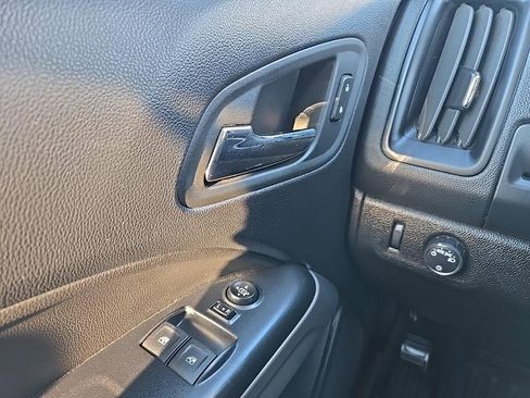 Used 2022 Chevrolet Colorado LT w/ Fleet Safety Package image 34