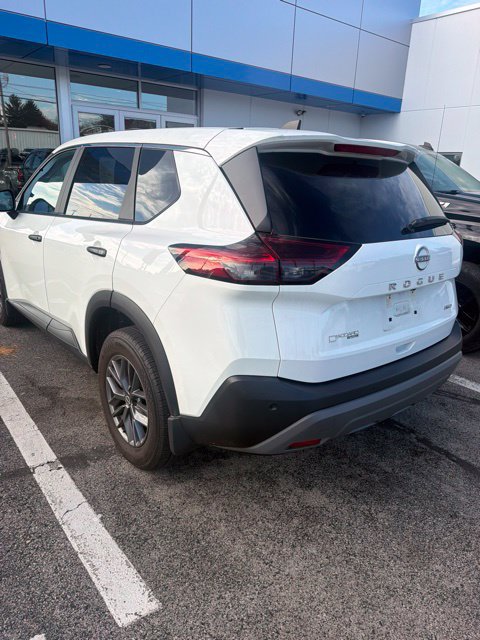 Used 2023 Nissan Rogue S AWD/4WD image 5