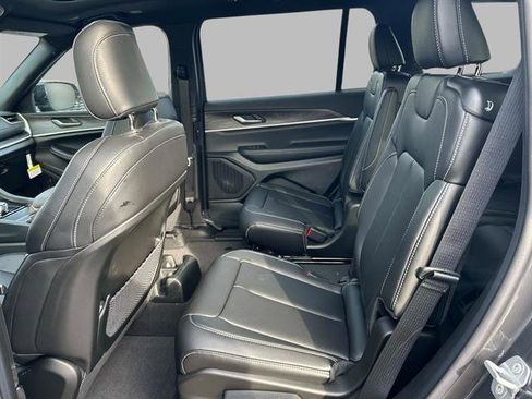 New 2025 Jeep Grand Cherokee L Limited image 5