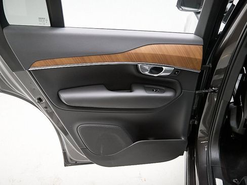 Used 2023 Volvo XC90 B6 Plus w/ Protection Package Premier image 19