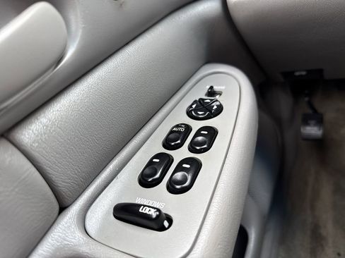 Used 2001 Buick Century Custom w/ Premium Pkg image 18