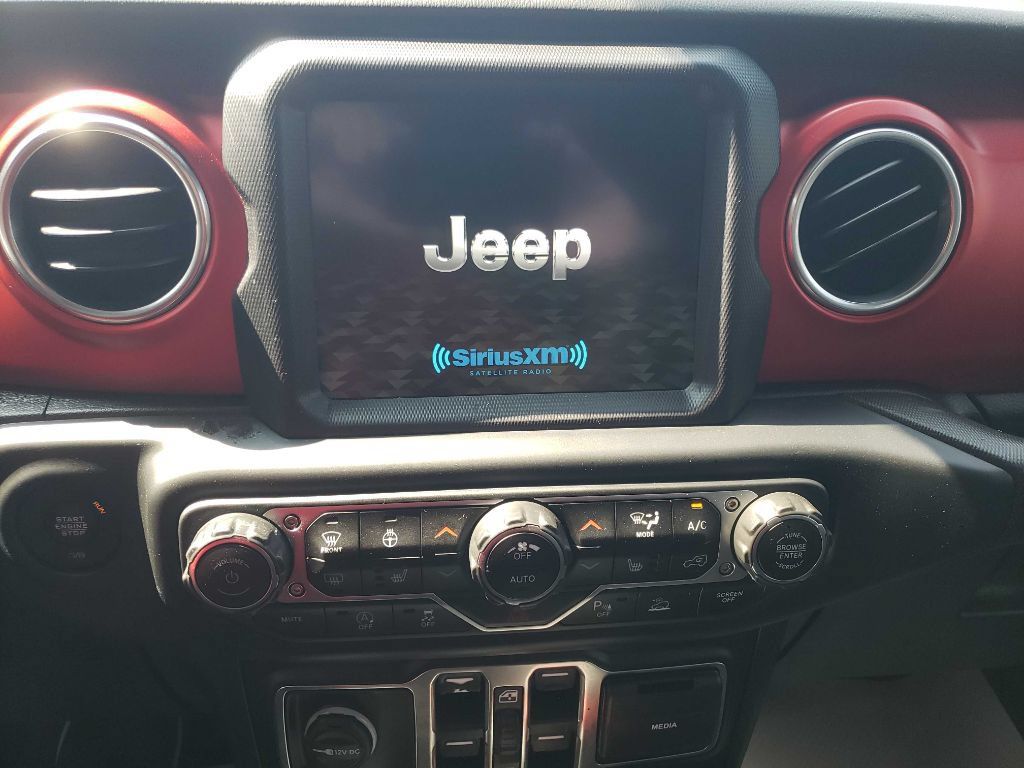 Used 2020 Jeep Gladiator Rubicon AWD/4WD image 13