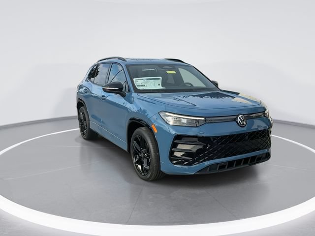 New 2026 Volkswagen Tiguan SE R-Line FWD image 2