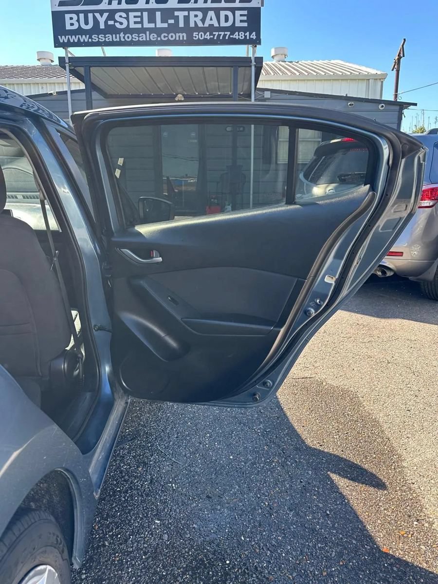 Used 2015 MAZDA MAZDA3 i SV FWD image 11