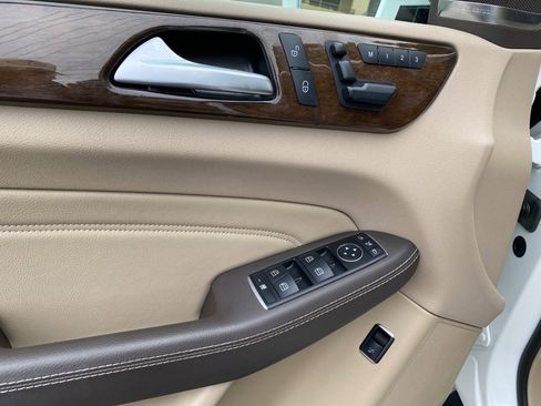Used 2015 Mercedes-Benz ML 350 2WD w/ Premium 1 Package image 32