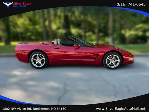 Used 2001 Chevrolet Corvette Convertible w/ Preferred Equipment Group2 RWD image 6
