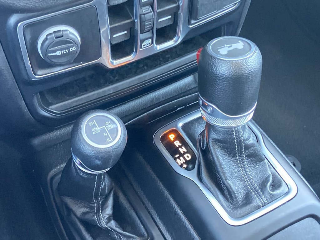 Used 2024 Jeep Wrangler Unlimited AWD/4WD image 11