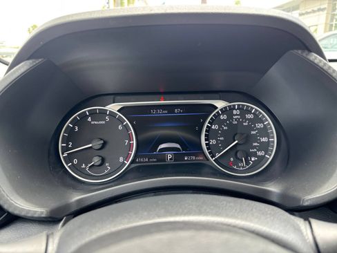 Used 2025 Nissan Sentra SV FWD image 38